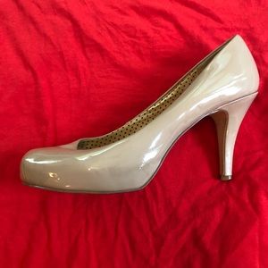 Steve Madden Madden Girl patent leather nude pumps